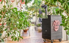 Hotel Rendale Miami Beach